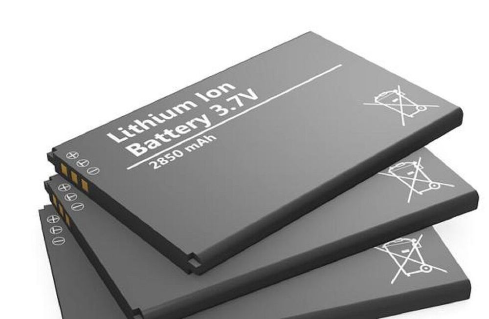 Las baterías de litio están presentes en muchos dispositivos de uso diario, como los celulares (Imagen ilustrativa / Web)