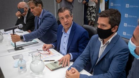 Los Andes | Legislatura de MendozaEl ministro Víctor Ibañez participó en la reunión de las comisiones de Legislación y Asuntos Constitucionales (LAC) de las cámaras de Senadores y Diputados de Mendoza, para explicar el proyecto de ley de Boleta Única Papel. Foto: