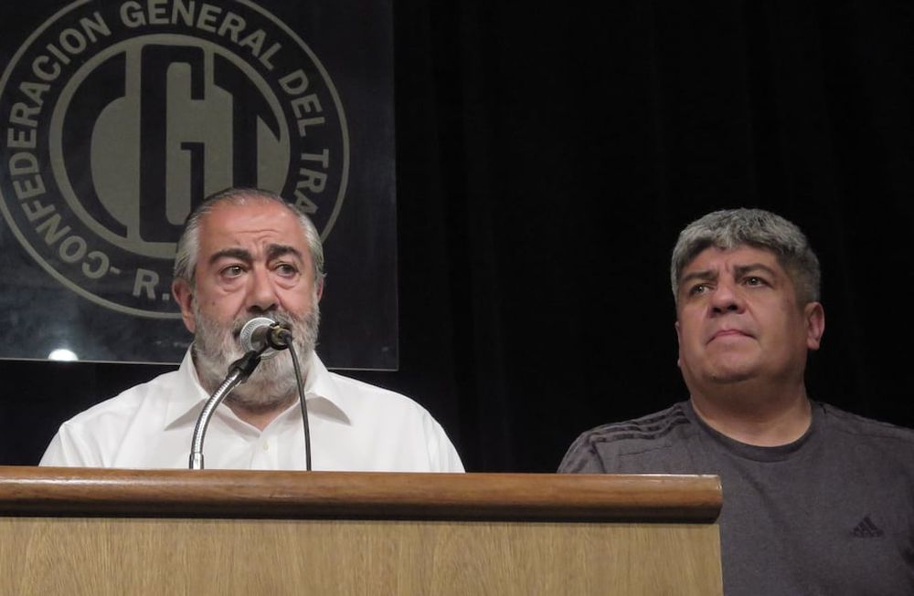 La Confederación General del Trabajo (CGT) anunció esta tarde un paro general con movilización para el próximo 24 enero contra el mega-DNU promovido por el presidente Javier Milei la semana pasada. El cosecretario general de la central obrera Héctor Daer durante la conferencia de prensa en la que se realizó el anuncio. Foto NA: JUAN VARGAS