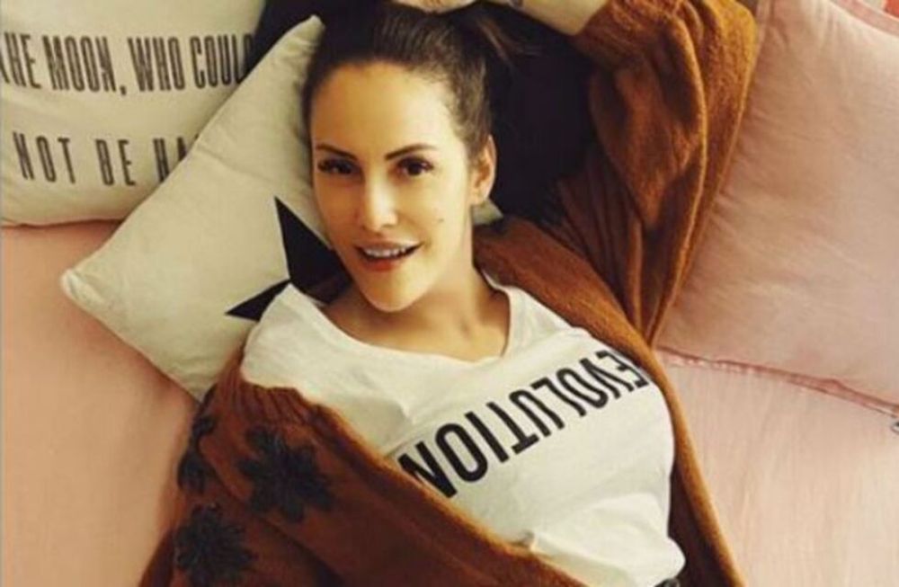 Estrategia digital y negocio oculto de las estrellas: qué hay detrás del “polvito” mágico