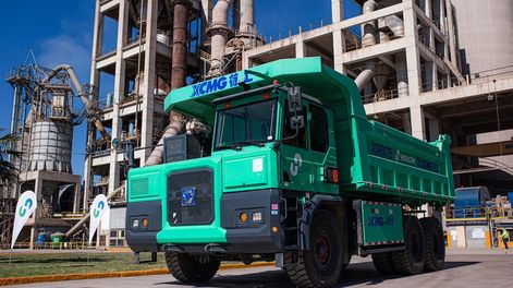 Holcim Argentina presentó en septiembre el primer camión eléctrico que se usa en el país en una cantera.