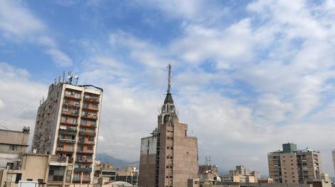 El pronóstico del tiempo: domingo ventoso y nublado en Mendoza.