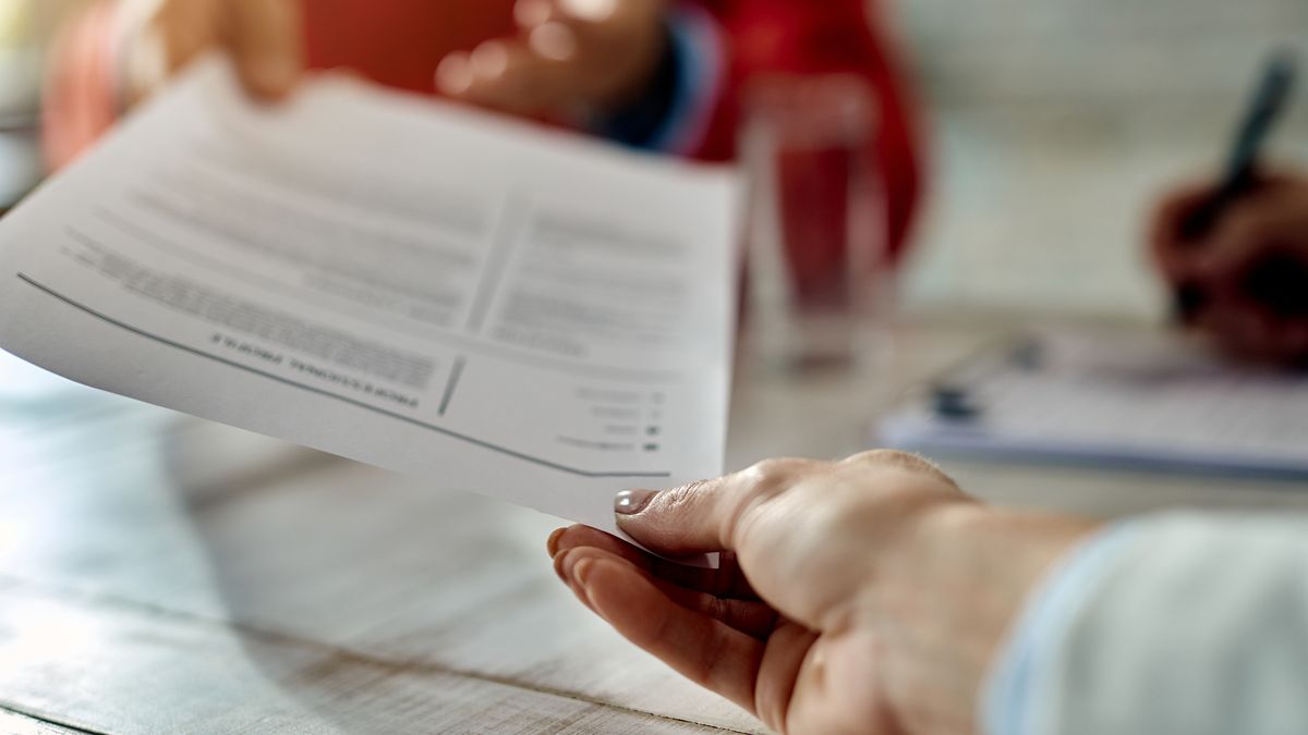 Informe: 4 de cada 10 trabajadores argentinos buscan un segundo empleo para llegar a fin de mes