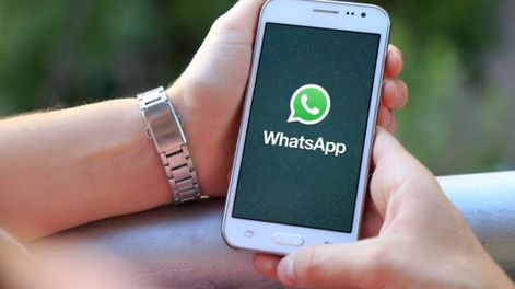 La tediosa respuesta de un restó mendocino por WhatsApp ante una consulta para hacer una reserva. Foto: Imagen ilustrativa.