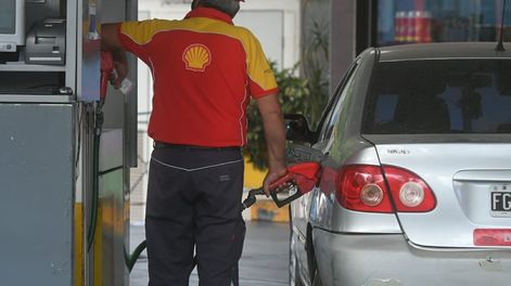 Los Andes | Los combustibles suman cinco incrementos en lo que va del año, el último fue en marzo y rondó el 7%. Foto: Ignacio Blanco/ Los Andes