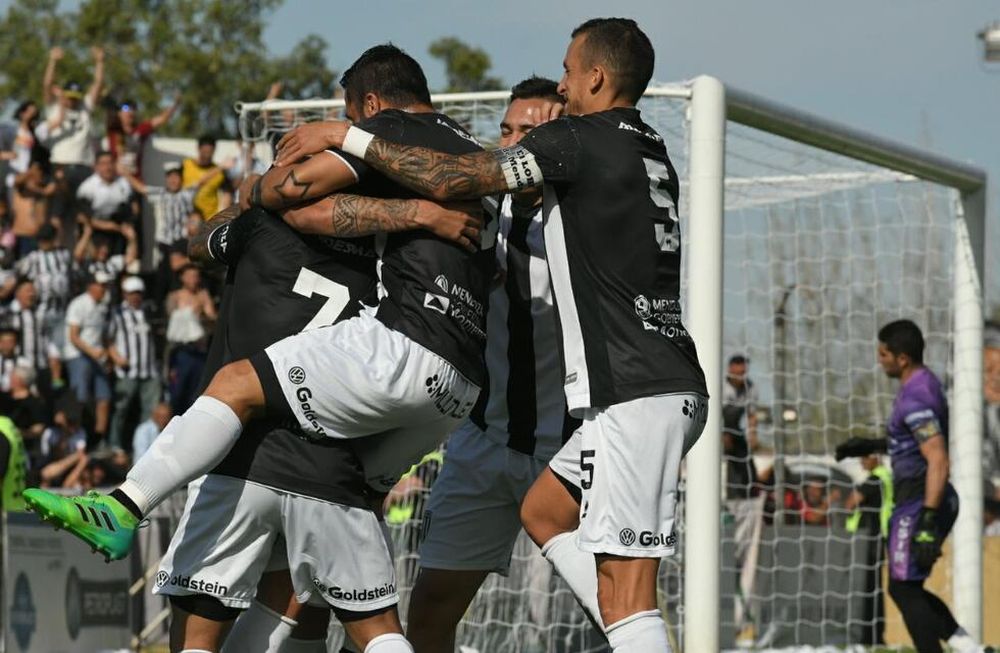 Al diablo con las estadísticas: Gimnasia le ganó a Independiente en el Superclásico