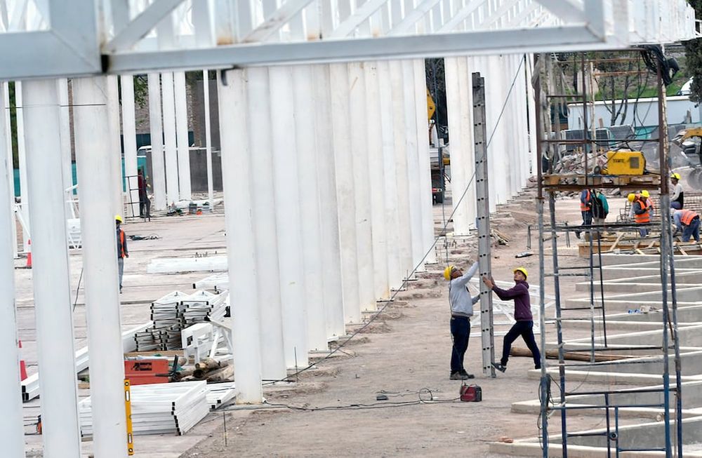 En el último año, creció la cantidad de trabajadores del sector en Mendoza, pero aún el sector no se recupera de la pandemia. Foto: Orlando Pelichotti