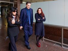 Entre los primeros en llegar estuvieron Gianinna Maradona y Jana Maradona, dos de las hijas del exfutbolista.