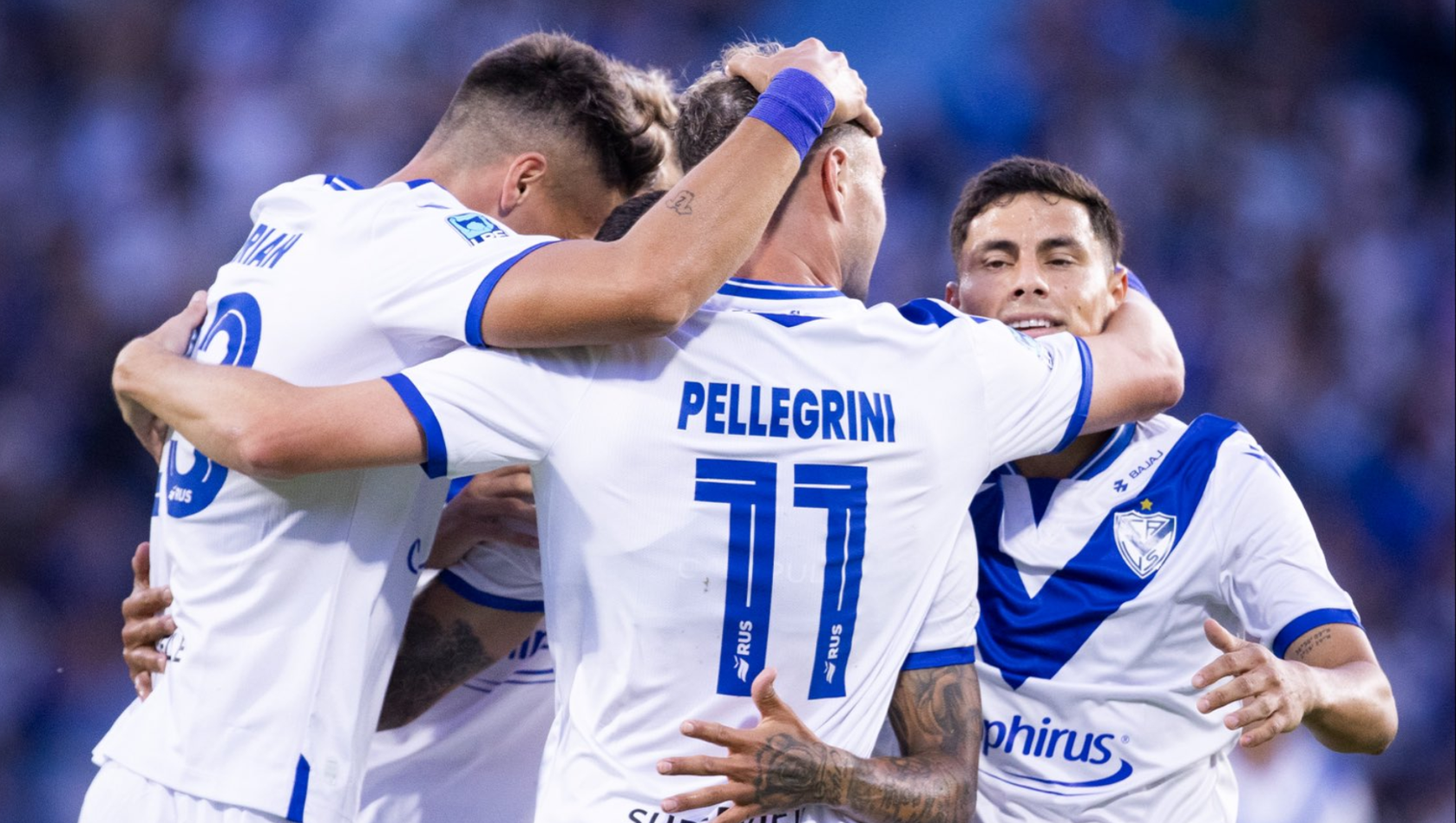 Vélez cerró la noche con una victoria frente a un River que navega sin rumbo.