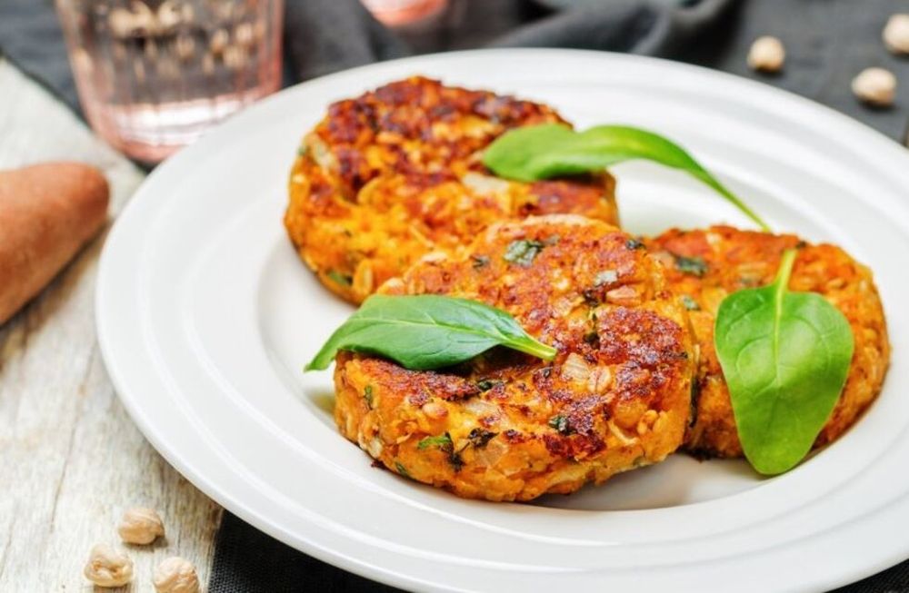 ¡Muy rico! Hamburguesa de garbanzos y avena