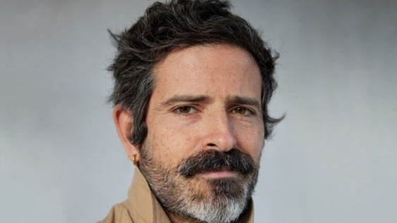 quien es devendra banhart, el musico estadounidense que actuara en el teatro independencia
