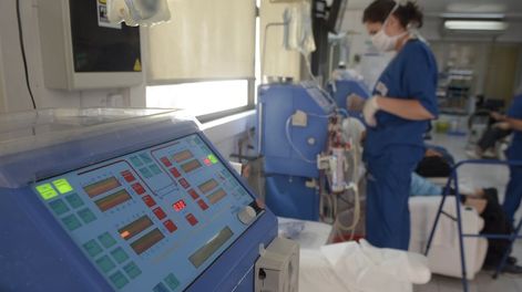 Hay insumos solo para un mes para hacer diálisis en Mendoza y peligra la atención de 1.610 mendocinos  José Gutiérrez / Los Andes