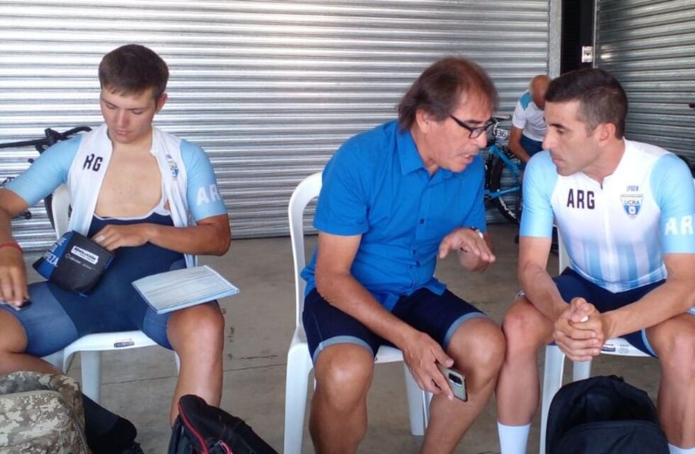 Nostalgia. El mendocino, a cargo del seleccionado nacional, comparte la última competición de Maximiliano Richezze.