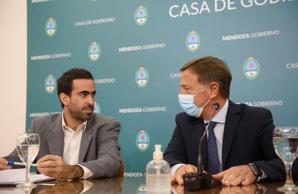 El ministro de Hacienda, Víctor Fayad y el gobernador Rodolfo Suárez. Foto: Prensa Gobierno.