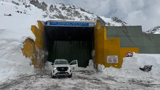 Despejaron el Paso Cristo Redentor hasta el túnel tras las nevadas