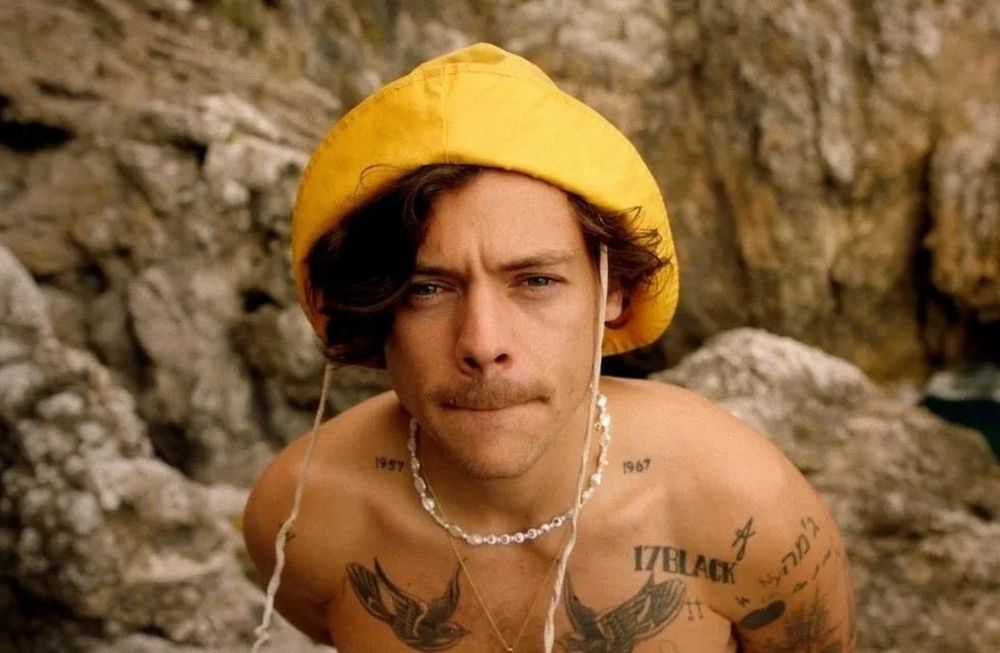 Harry Styles causa furor con su nuevo videoclip de “Golden”