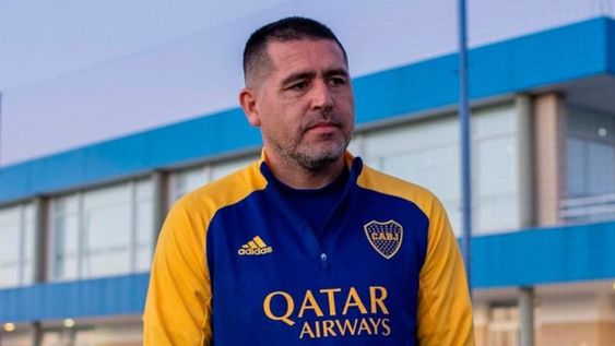 El Vicepresidente de Boca se reunión con el plantel de madrugada tras la goleada histórica que sufrió ante el Tomba. / Gentileza.