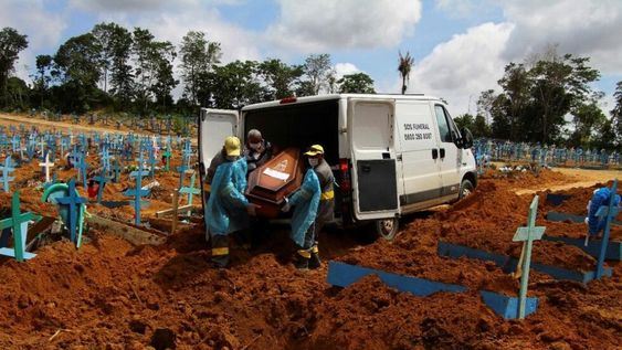 Brasil es uno de los países más golpeados por el Covid. (AP)