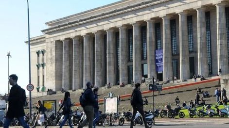 La Universidad de Buenos Aires debe rendir $896 millones. / Foto archivo