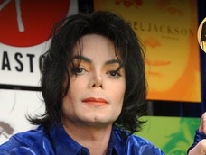 Michael Jackson fue acusado por una familia cercana a él. Michael Jackson fue acusado por una familia cercana a él.