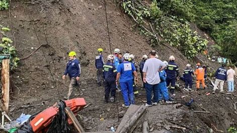 Al menos ocho muertos y una veintena de desaparecidos tras un alud de tierra en Cundinamarca. Foto: El Heraldo.