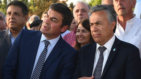 Alfredo Cornejo y Omar De Marchi. Foto: Marcelo Rolland / Los Andes