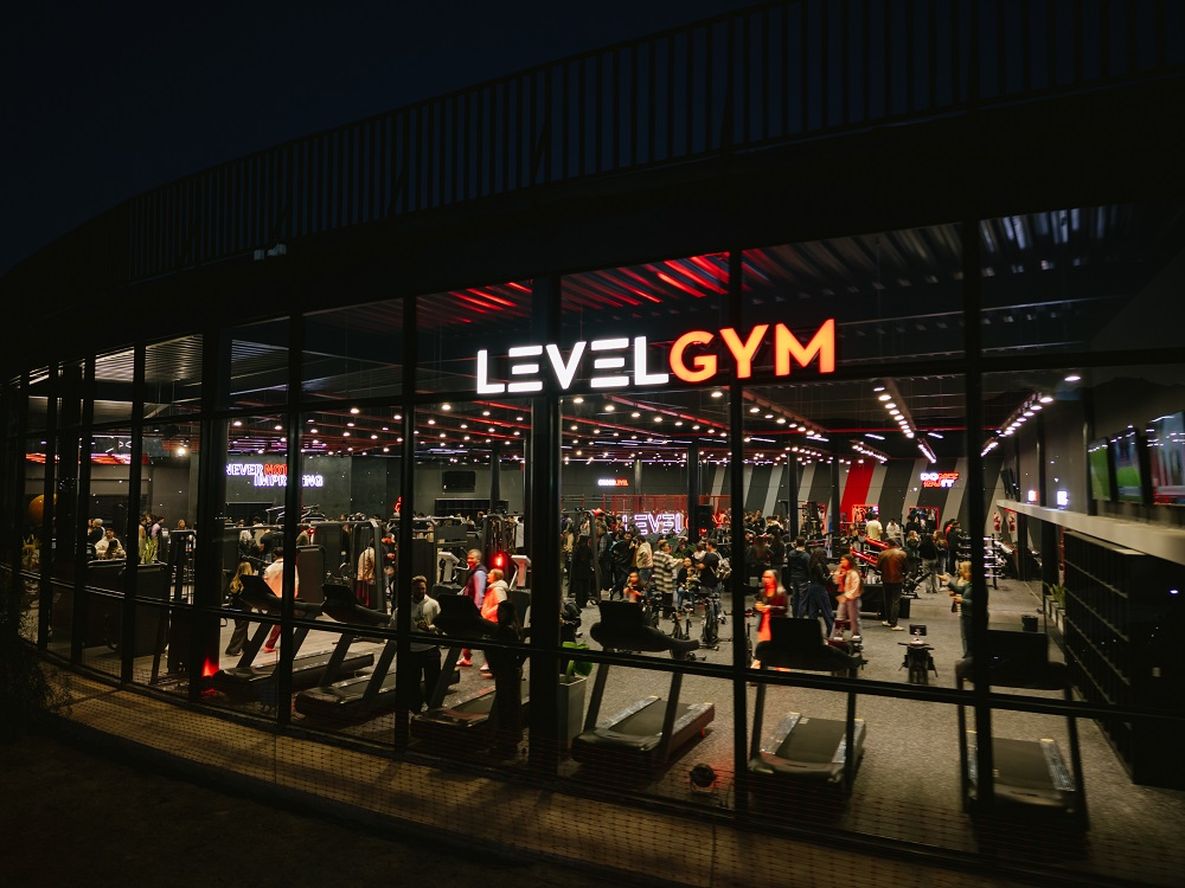 Level Gym inauguró su nueva sede El Esquiador con un sunset que reunió a socios, vecinos y amigos de la marca en Vistalba.&nbsp;
