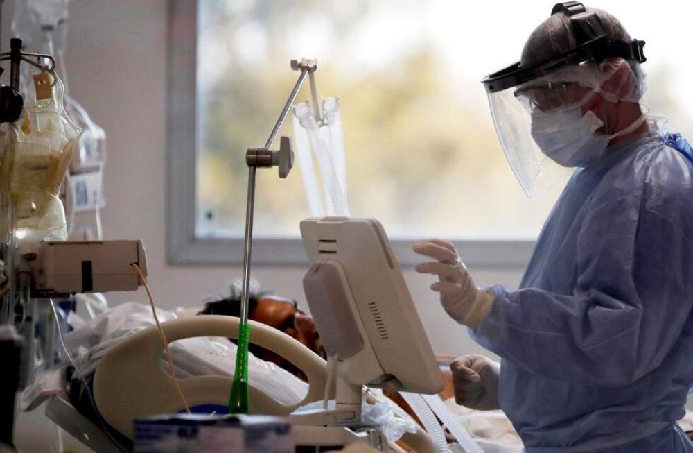 Según el Ministerio de Salud de la Nación, en el país se han registrado 2.308.597 casos y 55.449 fallecidos desde el inicio de la pandemia. Foto: AP