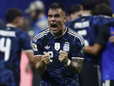 Para ver una y otra vez: FIFA rememoró el gol de Lautaro Martínez a Inglaterra desde una cámara exclusiva.&nbsp;