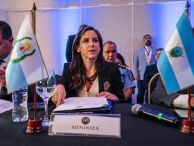 La ministra reaccionó a la decisión de una jueza porteña y ratificó la implementación de la ley nacional desde los 14 años.