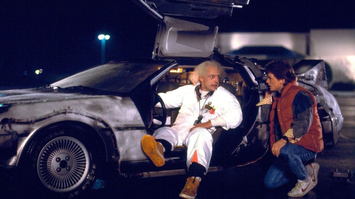 Gasta 3.100 dólares en un contenedor y encuentra dentro el DeLorean DMC-12 de 'Volver al futuro'