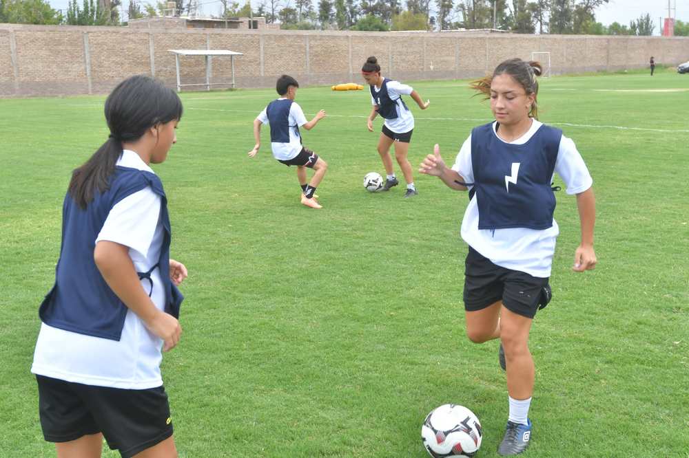 Ídolas del futuro llegó a Mendoza para quedarse, y potenciar al fútbol femenino