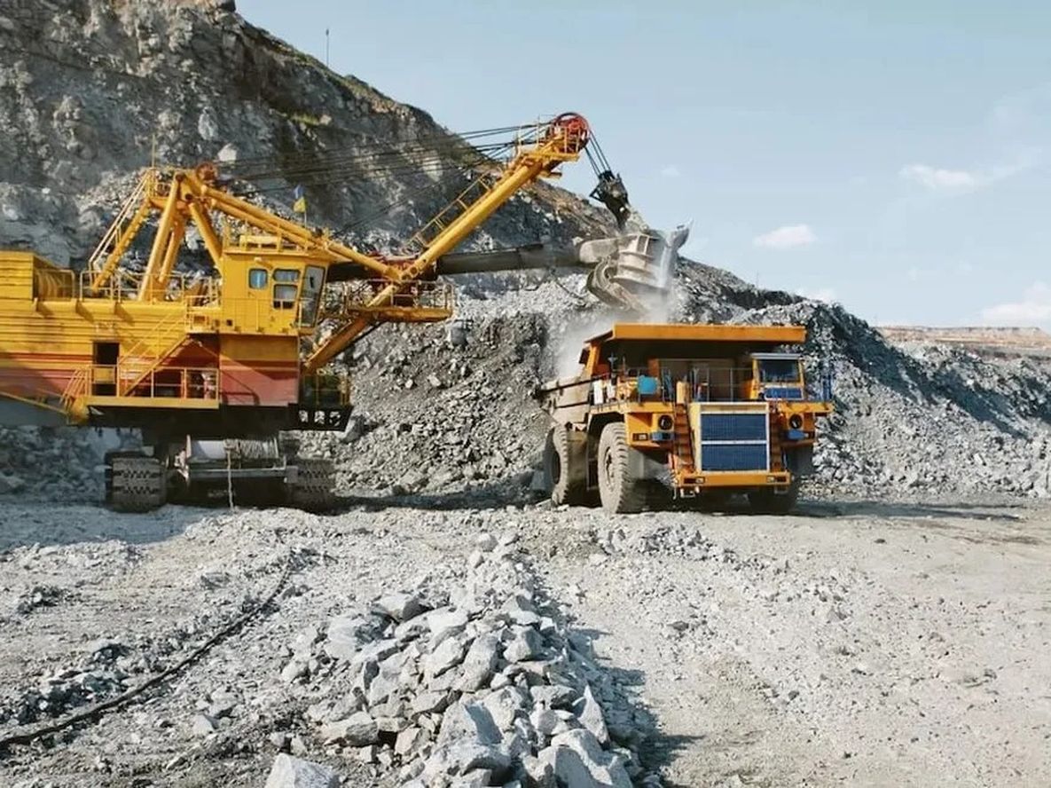 Cuál podría ser el impacto de la minería en el empleo y las exportaciones, y de qué depende