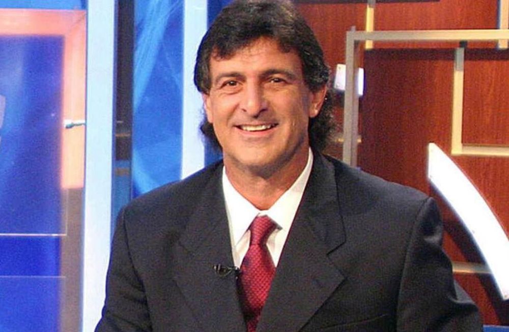 Mario Kempes destrozó a Maradona en twitter por hacer campaña en Venezuela