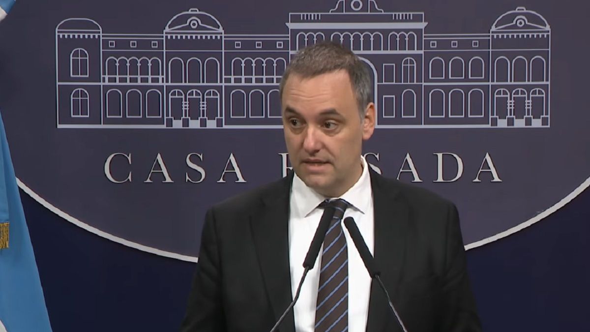 Manuel Adorni aseguró que el Gobierno cumple con el presupuesto universitario y cargó contra la UBA