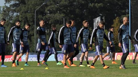 Ensayo de Argentina con equipo completo