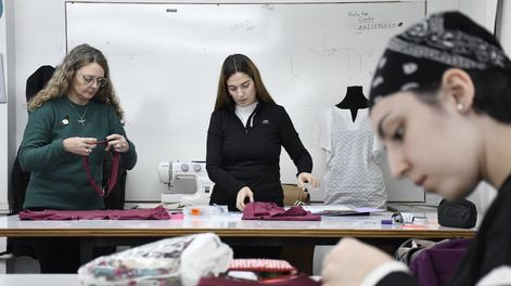 Varios departamentos de la provincia apuestan por centros textiles para mejorar la empleabilidad de mujeres. - Gentileza