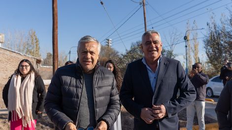 El gobernador, Alfredo Cornejo y el intendente de Lavalle, Edgardo González.&nbsp;