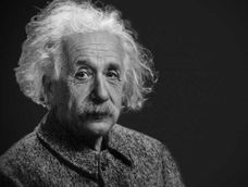 La frase de Albert Einstein propone una forma distinta de entender el bienestar personal. La frase de Albert Einstein propone una forma distinta de entender el bienestar personal.