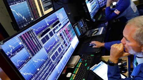 Wall Street. El indicador riesgo país, que elabora la banca estadounidense JP Morgan, seguía en alza. (AP)