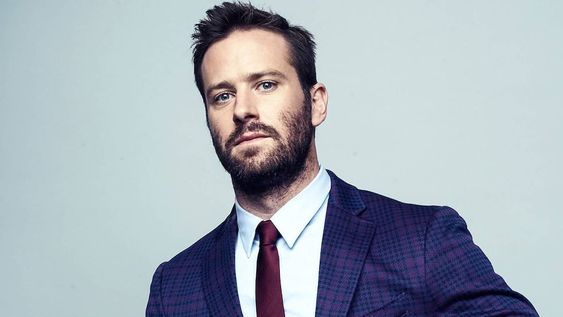 Armie Hammer polémico por su declaración: “Soy 100% caníbal, quiero comerte”