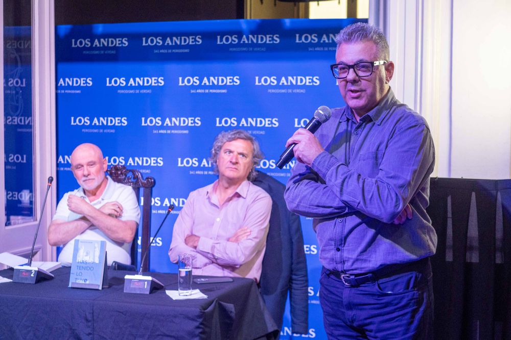 Rubén Valle, secretario general de Redacción de Los Andes, abrió la presentación destacando el valor de mantener vivo el vínculo del diario con la cultura mendocina.