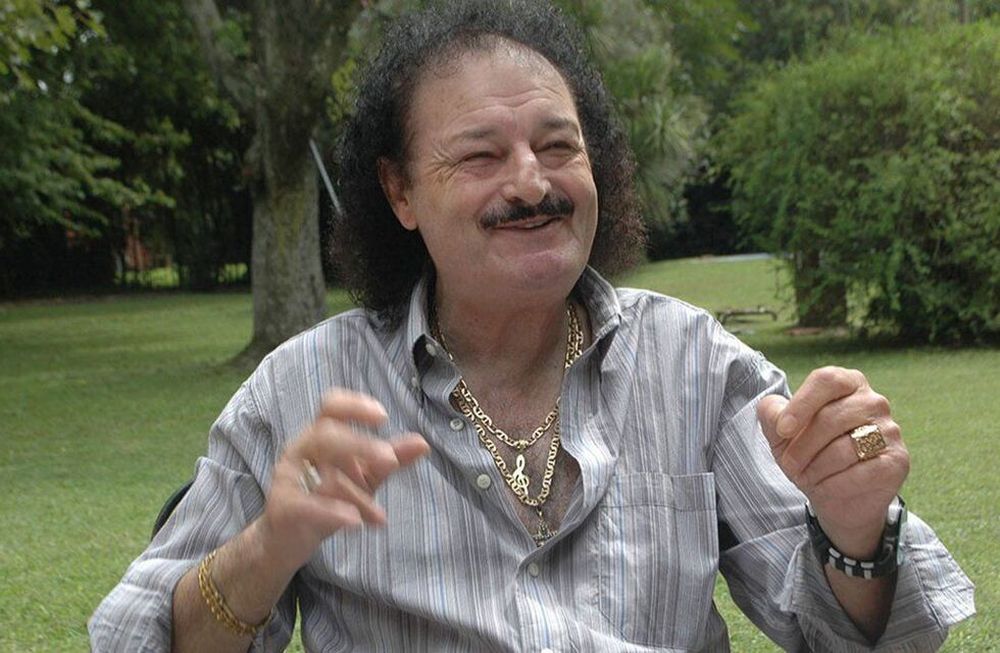 Alcides compuso “Que se vaya”, una canción dedicada al coronavirus