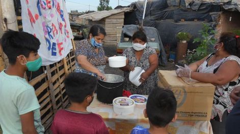 Los Andes | El merendero Granito de Fe asiste a casi 170 chicos, a quienes les entrega una ración de comida todos los martes y jueves. Con la lluvia, perdieron los alimentos y otras pertenencias de la casa. Foto: José Gutiérrez / Los Andes.