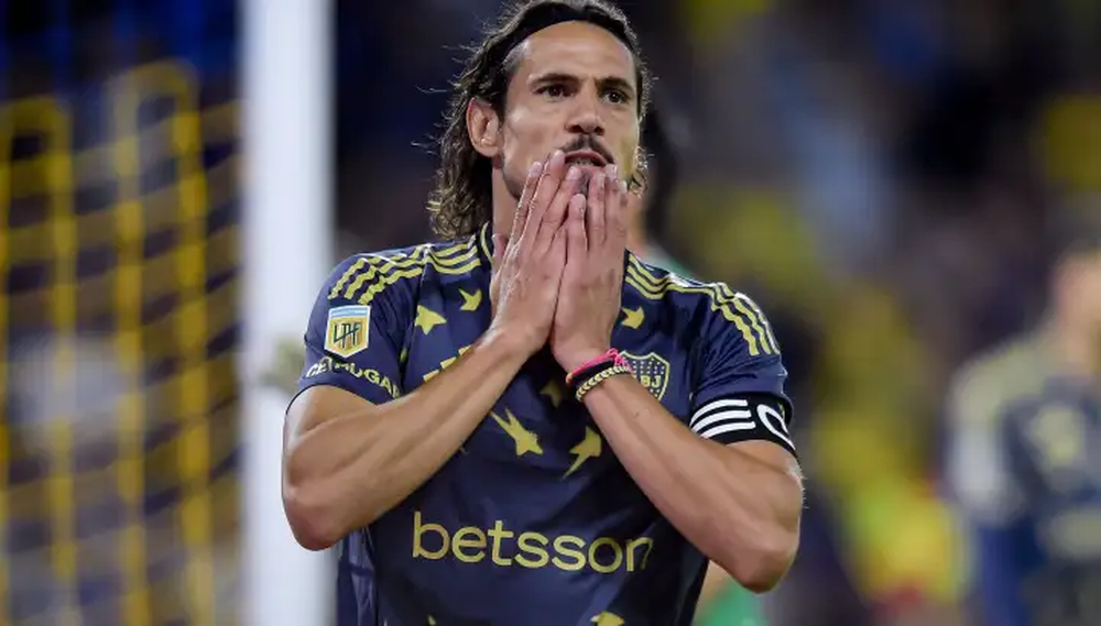El delantero uruguayo volvió a lesionarse y quedó descartado para el partido del domingo. 