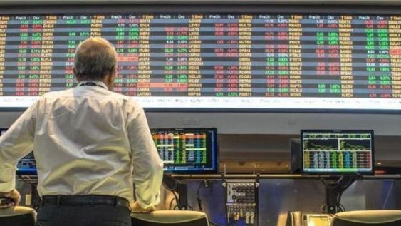 Rebotan las bolsas europeas en medio de otro desplome del petróleo