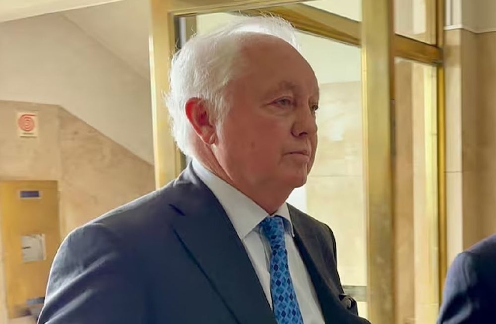 El broker y amigo de Alberto Fernández, Héctor Martínez Sosa, en los tribunales de Comodoro Py para su declaración indagatoria (Gentileza / La Nación)