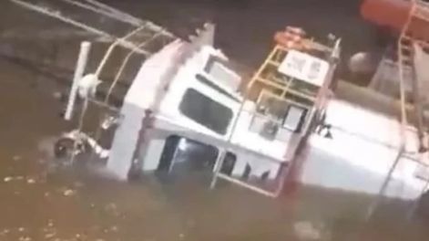 El barco remolcador es pertenencia de la empresa marítima El Hauar. Foto: Gentileza