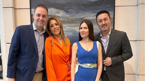 Manuel Adorni y su esposa Bettina Angeletti junto a la periodista Cristina Pérez y el diputado nacional Luis Petri. Foto 05/10/24 - IG @cris_noticias