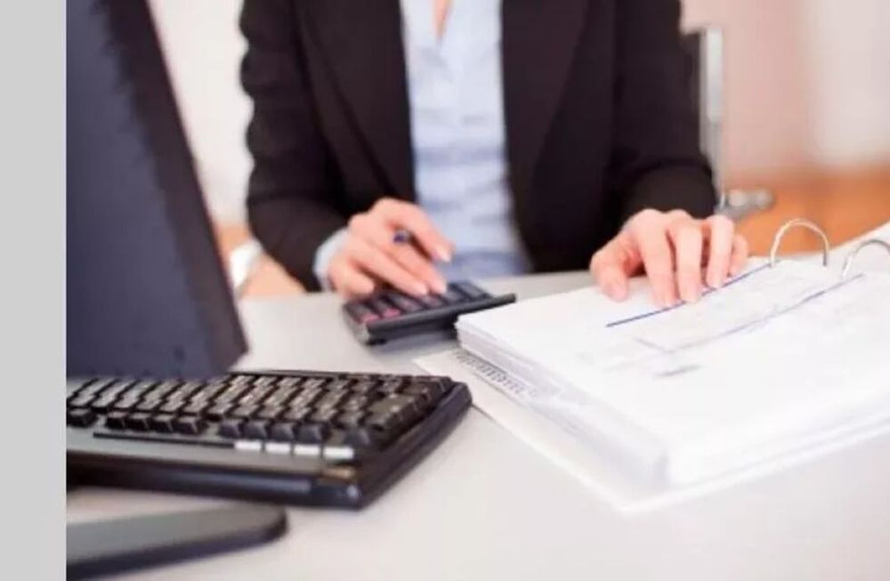 La prohibición parcial de varias actividades económicas empuja al cierre definitivo de muchísimas Pymes que generan más del 70% del empleo del país.